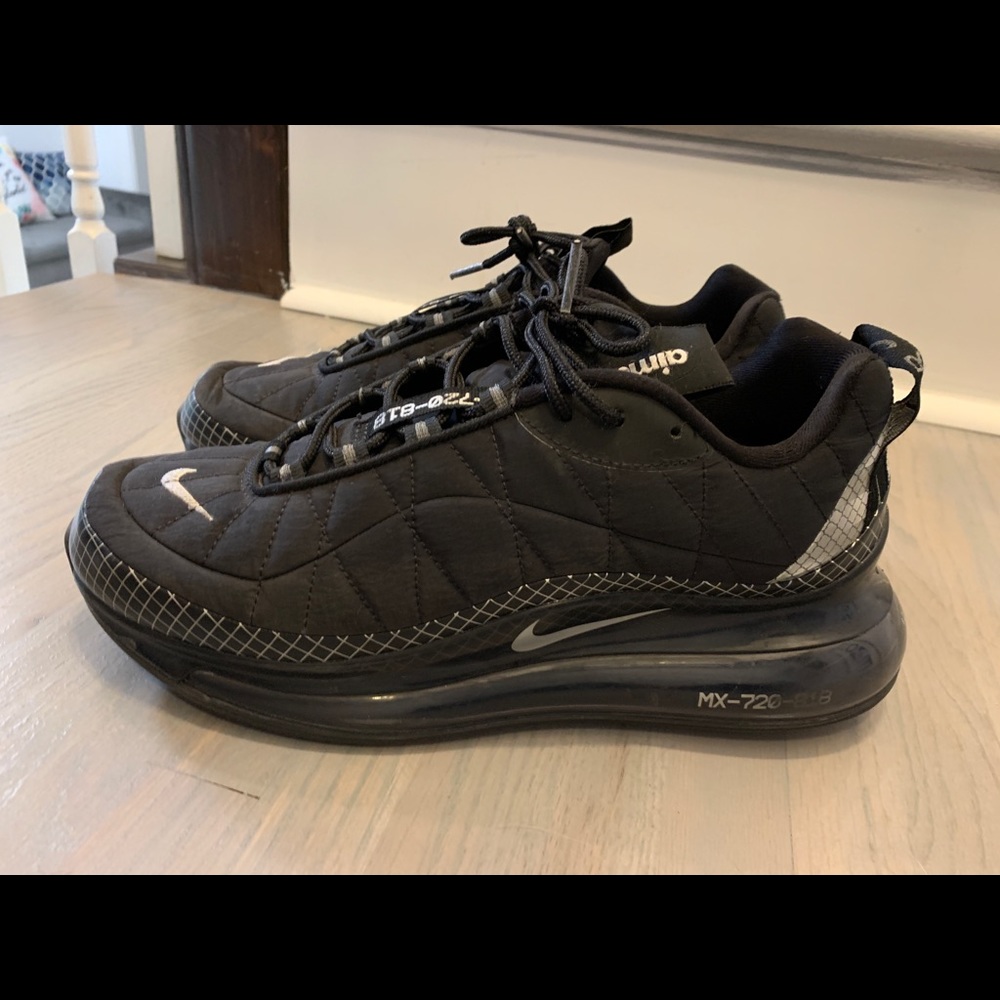 Black Nike Air size 9 Men Airmax